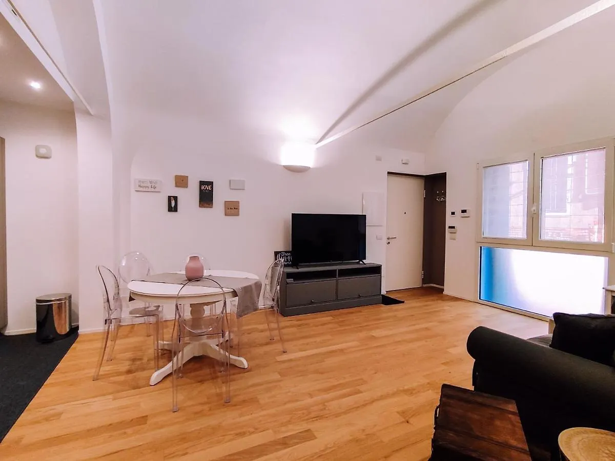 Apartment Appartamento Elegante Alle Due Torri By Wonderful Italy Bologna Italy