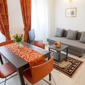 https://apt-ca-baratti.hotelslidodijesolo.com